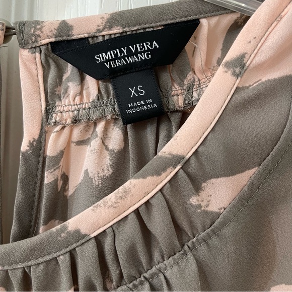Simply Vera Tang Top - Khaki/Coral Peach.  Womens: XS - Picture 5 of 9